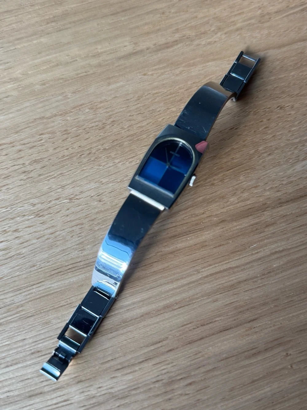 Vintage Seiko manual wind modernist watch. Ref 7302-710